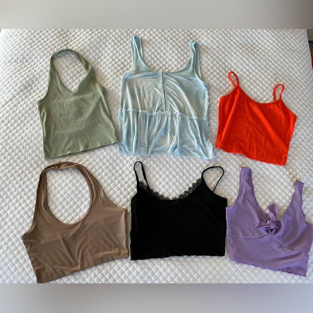Bundle of Assorted Women’s Cropped Sleeveless Tank Tops x 6 S